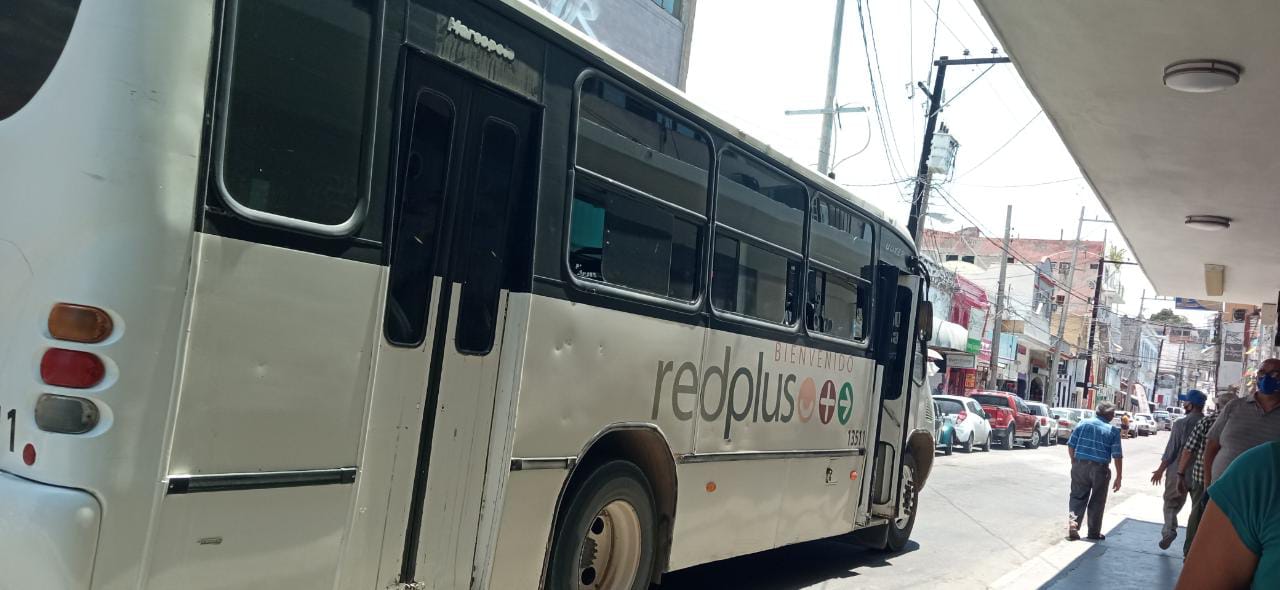 ¡Otra de camiones urbanos! Trabajadora del Ayuntamiento y embarazada resulta lesionada