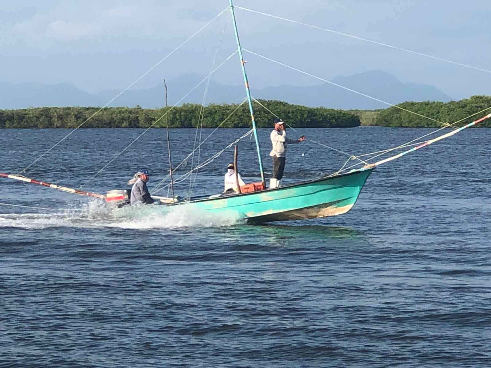 Ribereños están a flote con alternativa de la pesca de escama, pero siguen sin tener ventas
