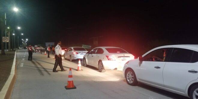 Conductor ebrio golpea a agente de tránsito y agrede a médico en revisión del Alcoholímetro: Vialidad