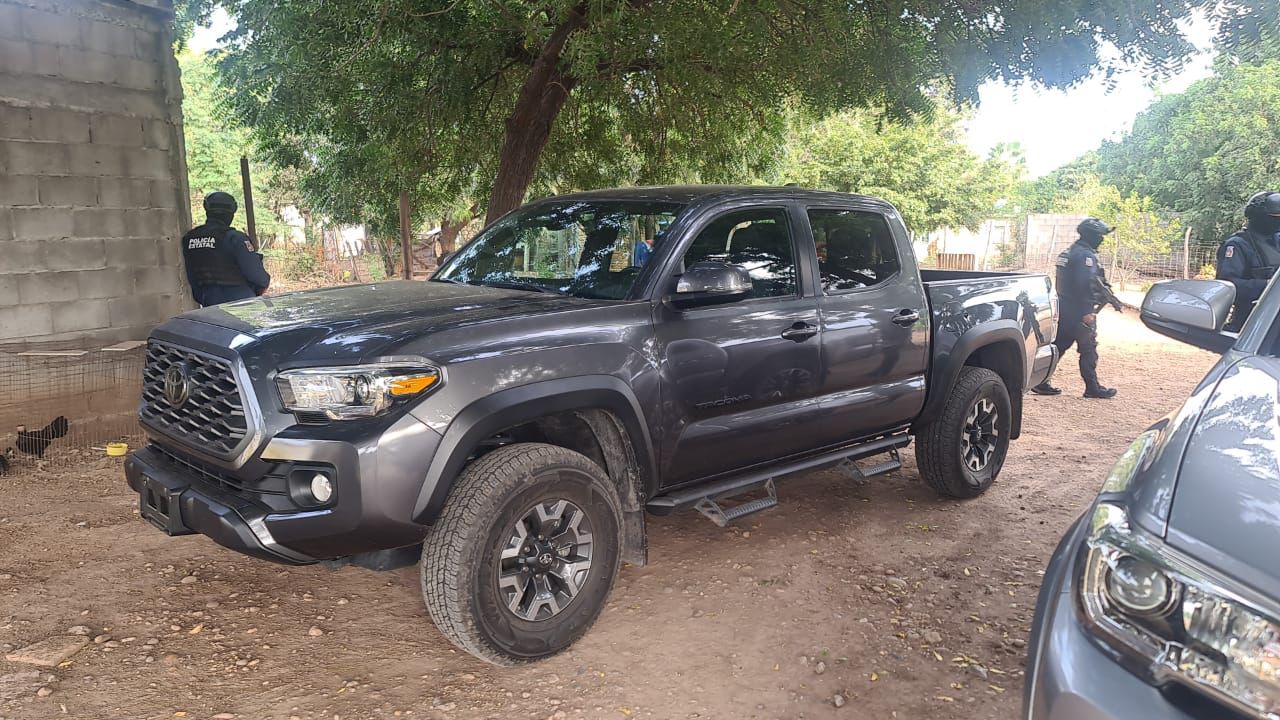 Hallan policías estatales camioneta despojada en hecho donde niña resultó herida, en Culiacán