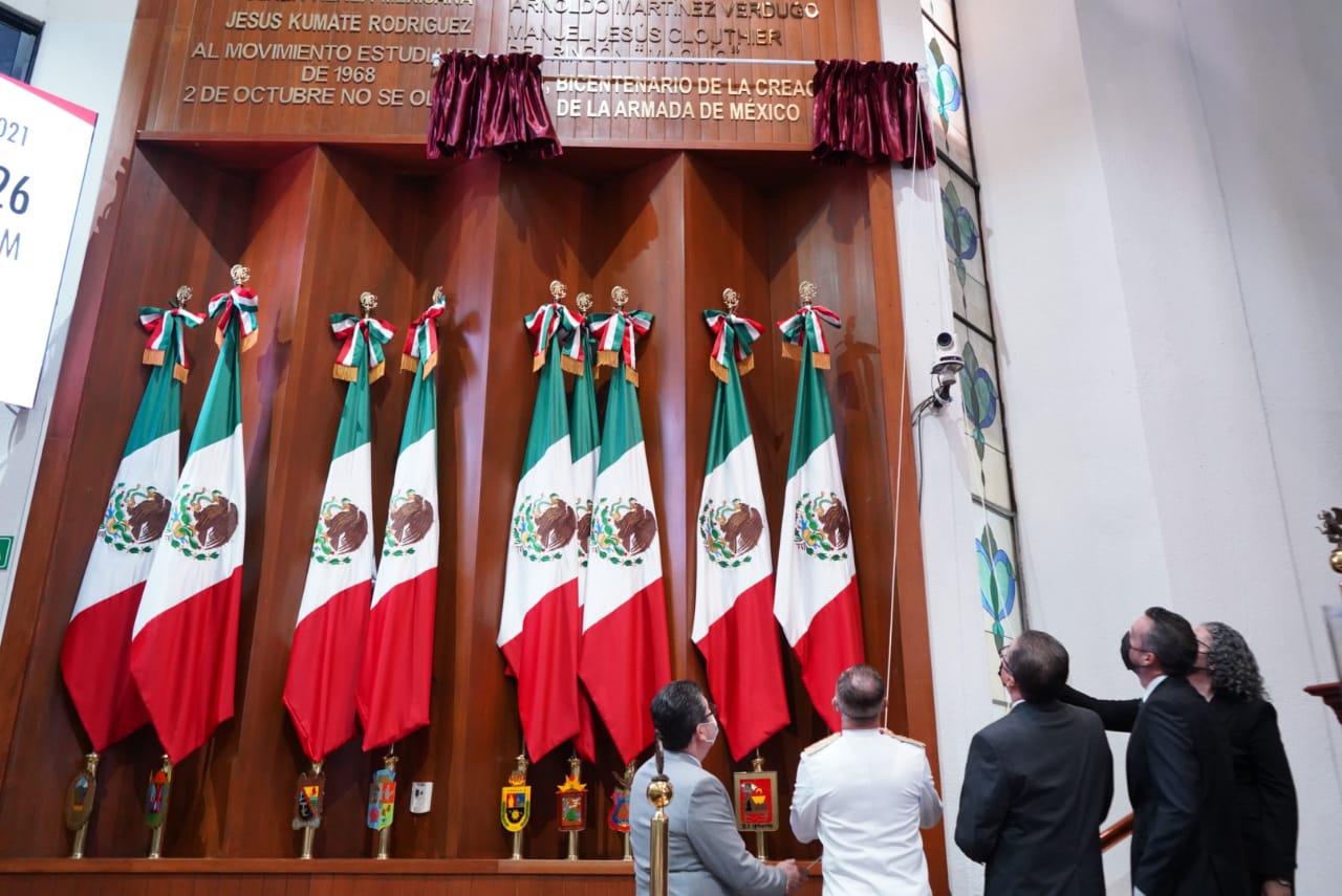 Al Muro de Honor del Congreso, nombres de Felipe Bachomo, Amparo Ochoa y Divisa Tecnológico de Culiacán