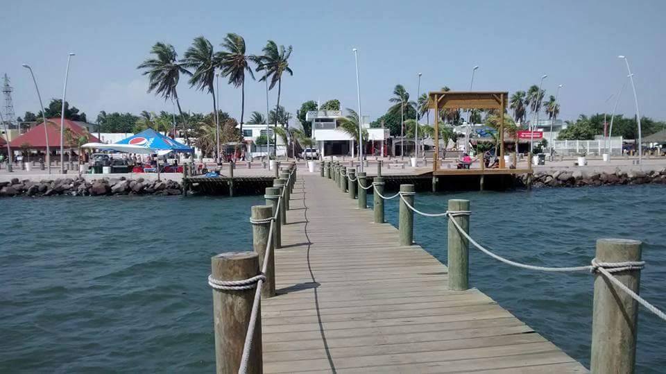 Se oponen comerciantes a playa nudista de diputado y advierten que políticos están invadiendo Altata