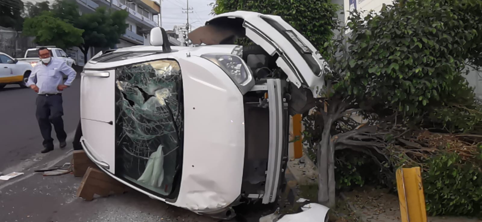 Exceso de velocidad y cansancio provoca volcadura en Culiacán
