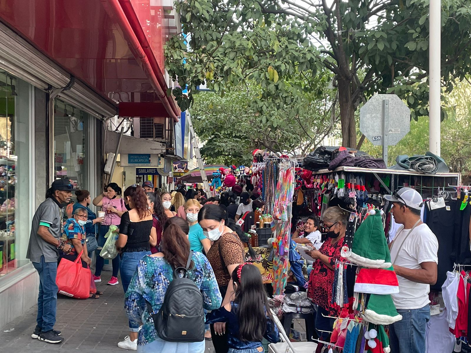 ‘Ya inició la temporada del ‘piojo’; calor, lluvias y vacaciones bajan las ventas’: Ambulantes