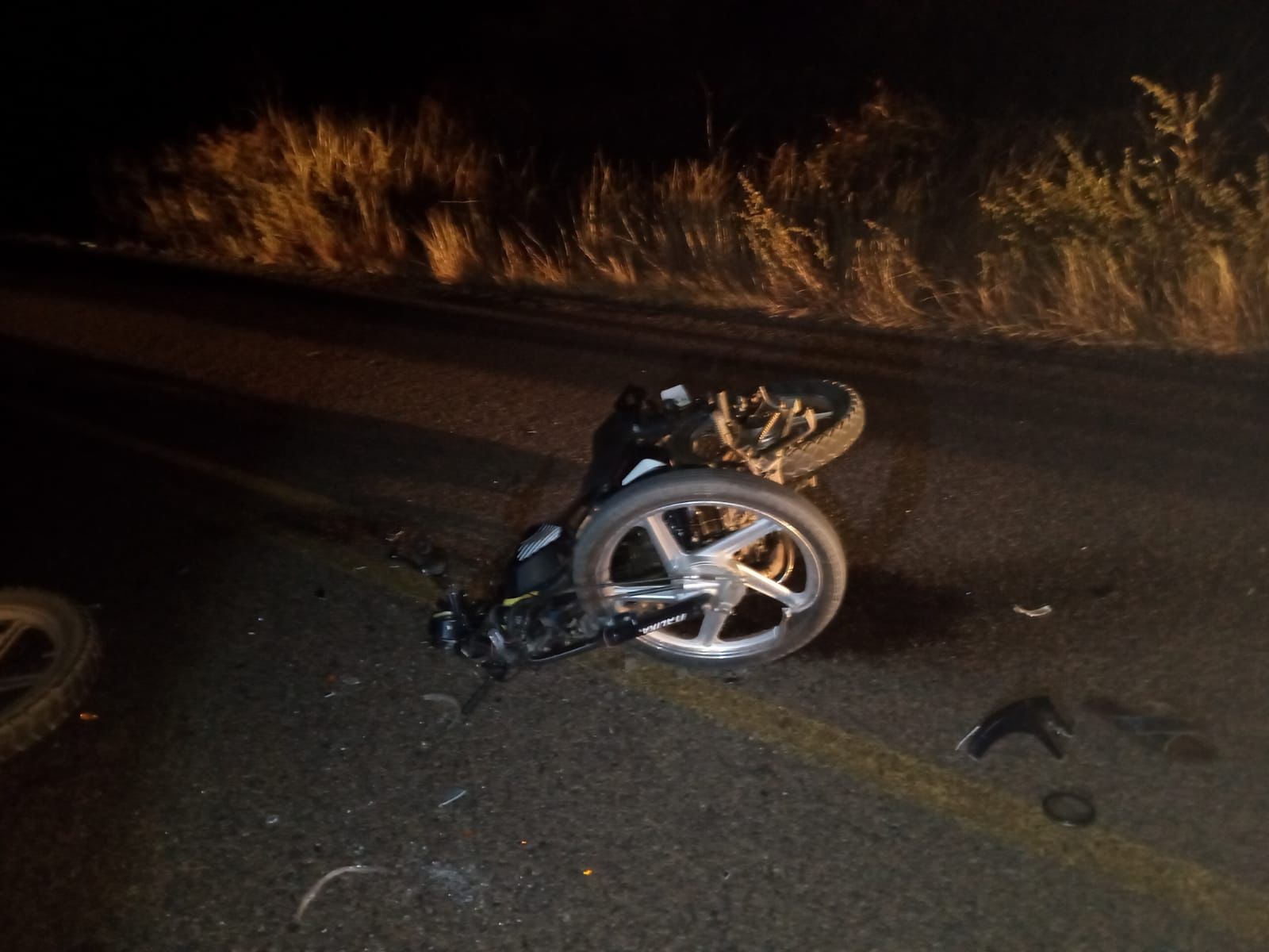 Fallecen dos jóvenes en encontronazo de motos en la comunidad de El Palmarito, Mocorito