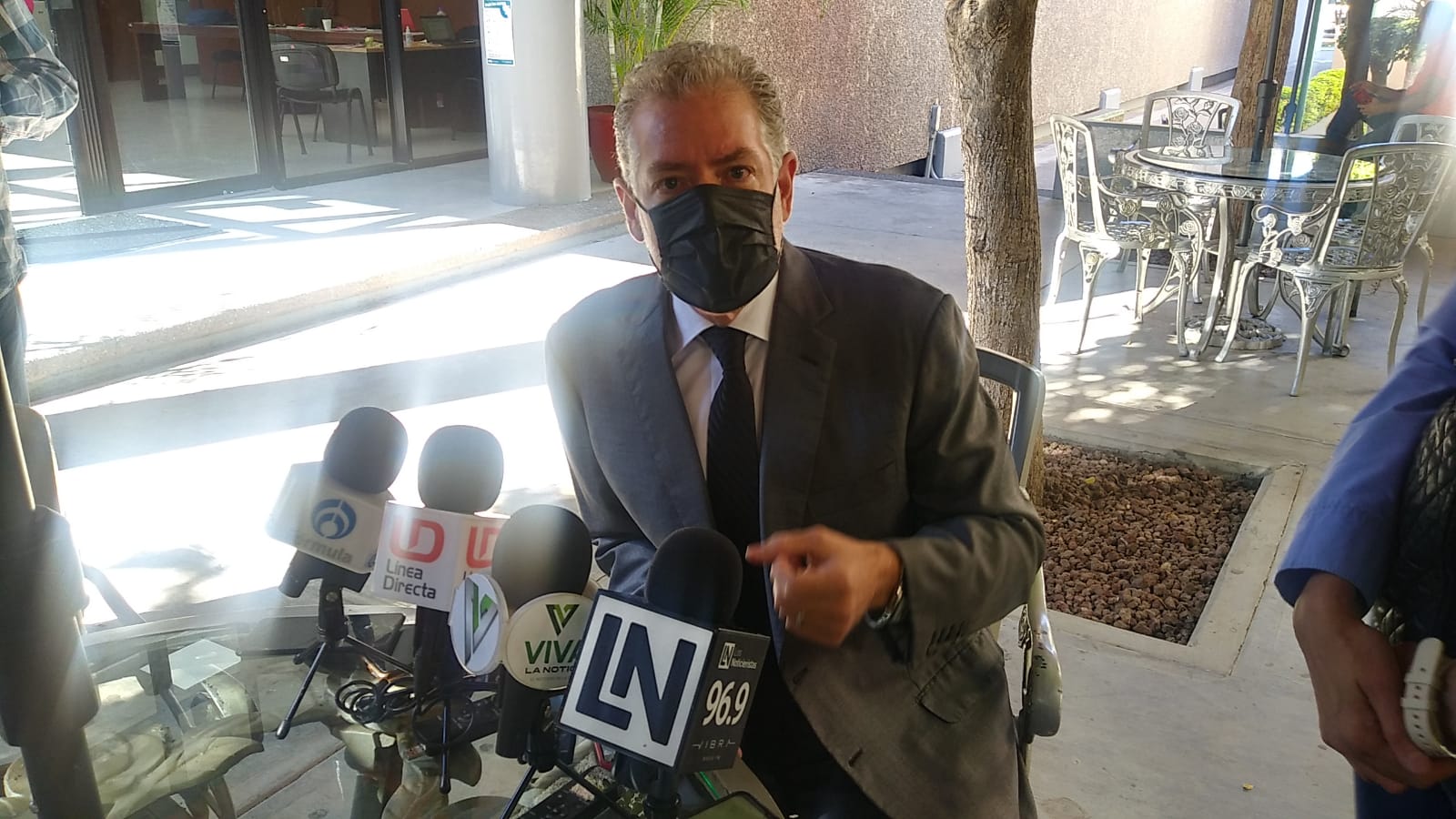 Tras ser expuesto por no pagar el predial, el diputado Luis de la Rocha madrugó a firmar convenio de pago