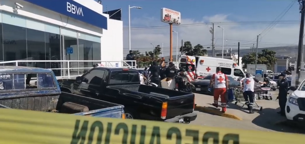 Asalto bancario de película en Culiacán; resultan heridos el presunto asaltante y el guardia de seguridad