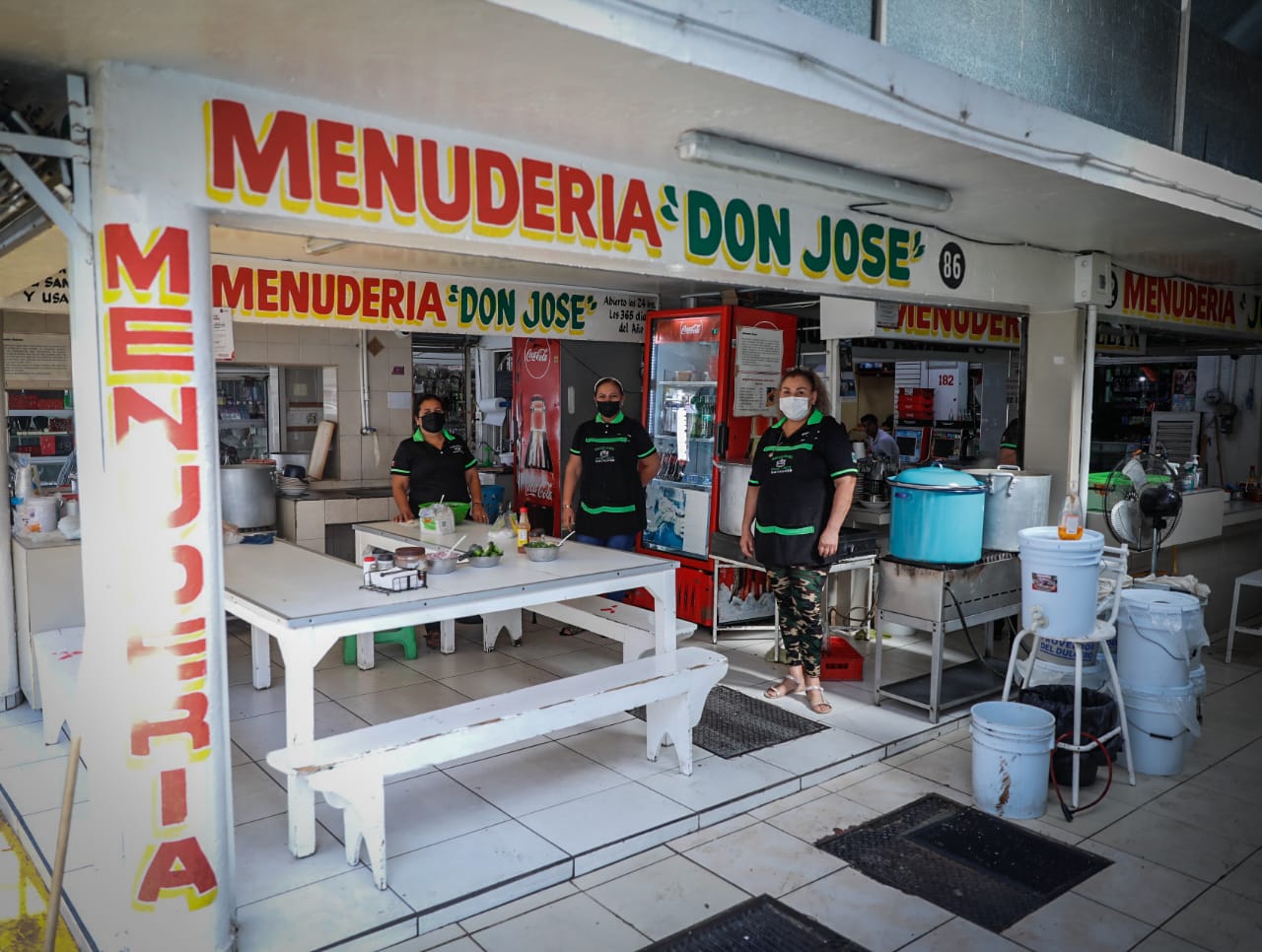 Tomateros| Benjamín Gil prometió regresar el próximo año a la menudería del Mercadito con el trofeo de campeón