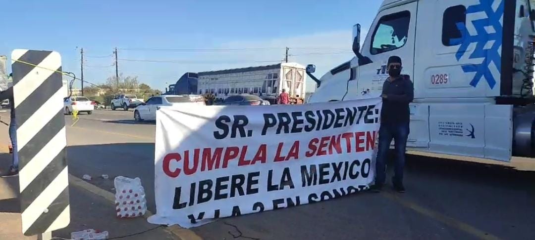 En Guasave, traileros bloquean la México 15 en ‘Las Brisas’, empresarios quieren sacarlos de la carretera