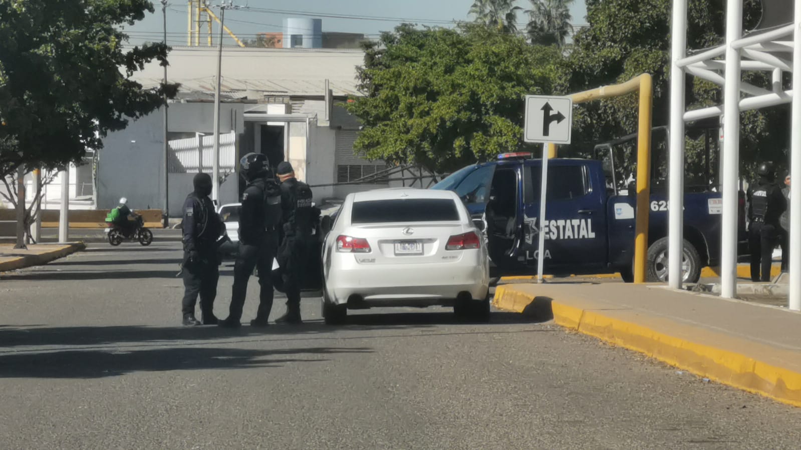 ‘Levantan’ a cuatro personas con todo y motocicleta en Culiacán