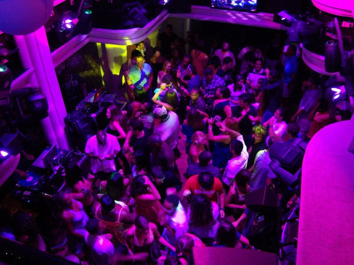 Lucieron vacíos antros y centros nocturnos en Mazatlán, se presume que vacunados no se fueron de fiesta en fin de semana