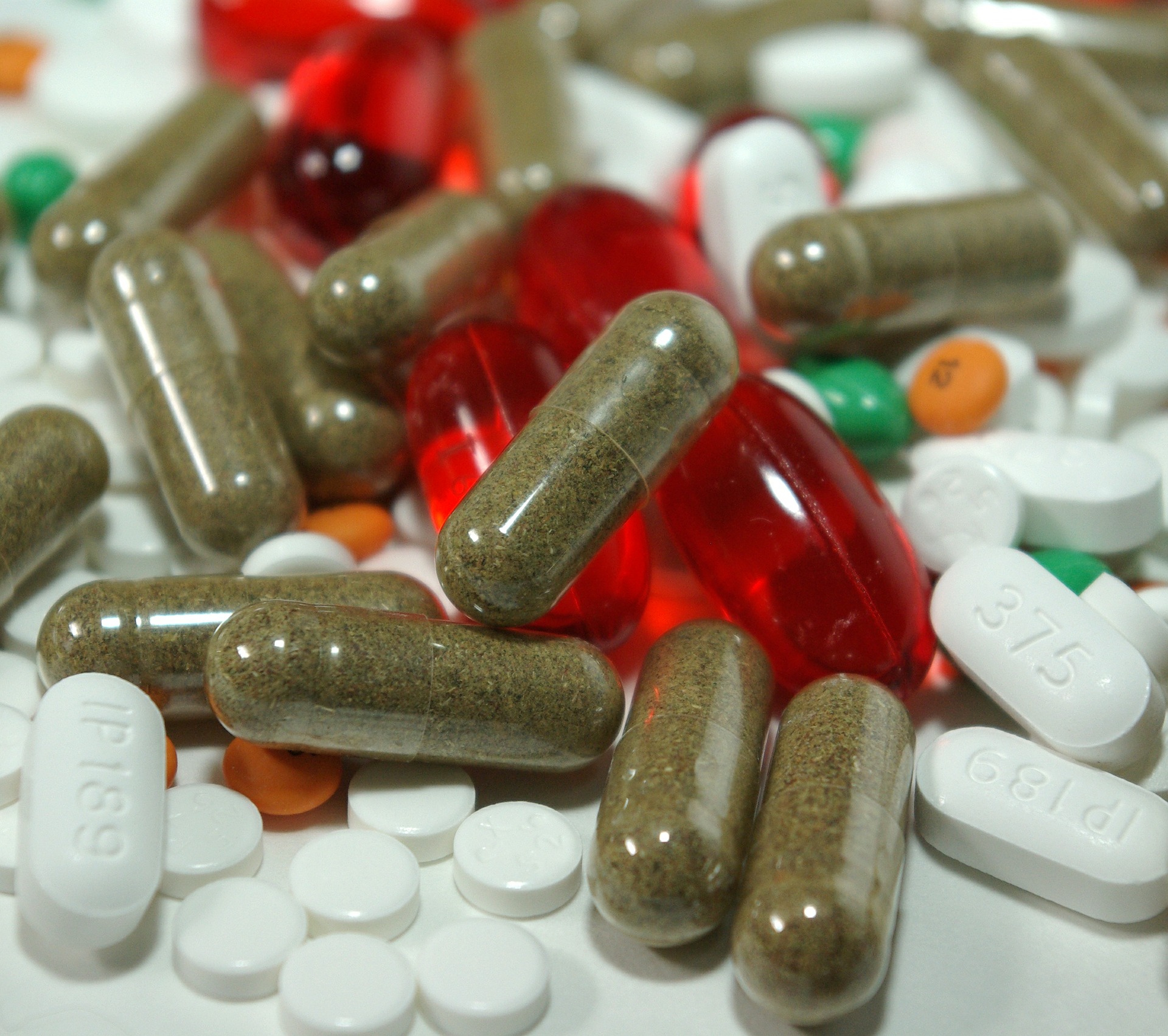 Estos medicamentos no se deben usar para combatir COVID-19 de acuerdo a los especialistas de la UNAM