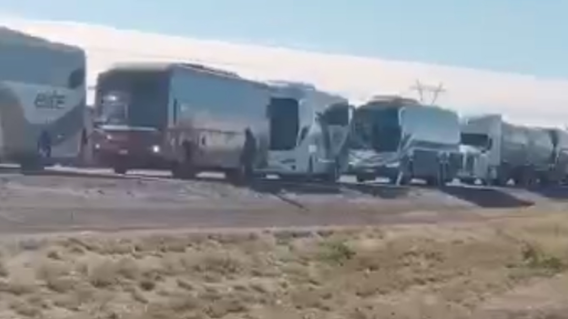Se sale de control revisión en el retén militar de Querobabi, cientos de automovilistas se lo brincaron