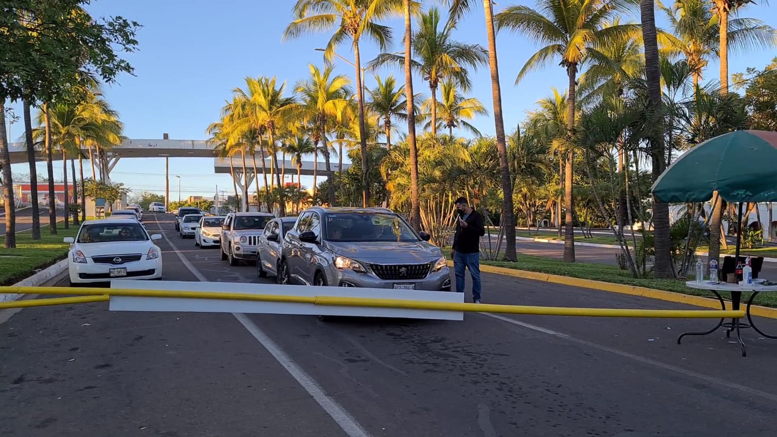 SONDEO: Mientras unos consideran justa la cuota de ingreso en vehículos al Parque 87, otros se dan la vuelta y se van