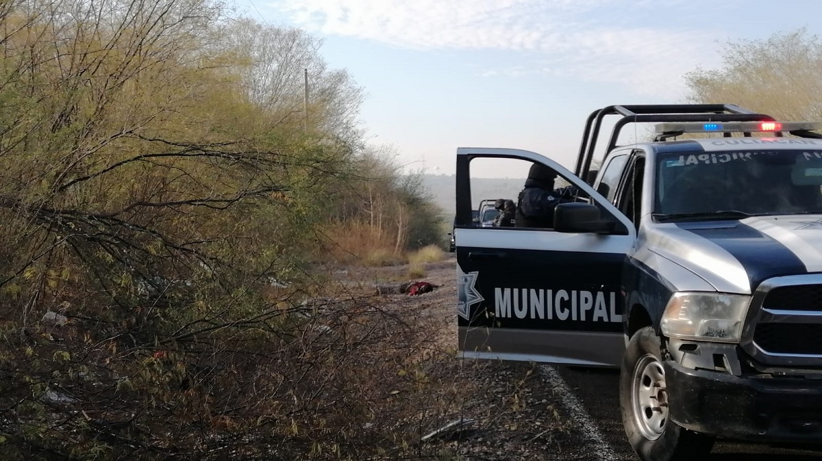Localizan asesinado a balazos a un joven en la sierra de Badiraguato