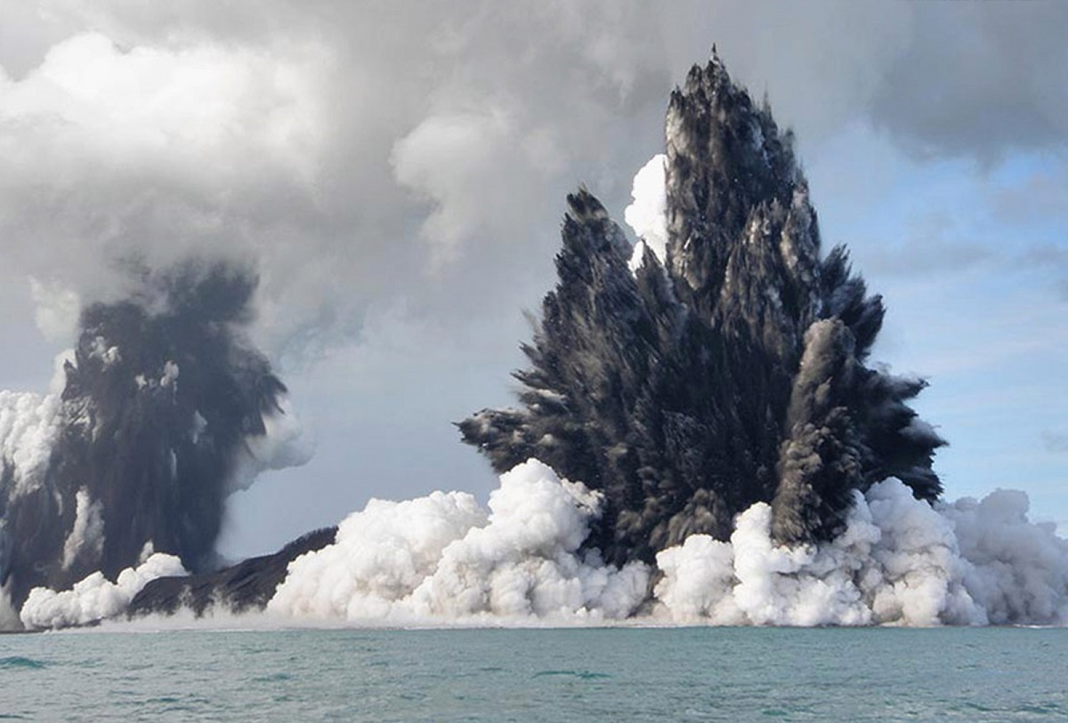 Llaman en Topolobampo a estar pendientes de corrientes fuertes y oleaje elevado por tsunami, tras erupción de volcán en Tonga