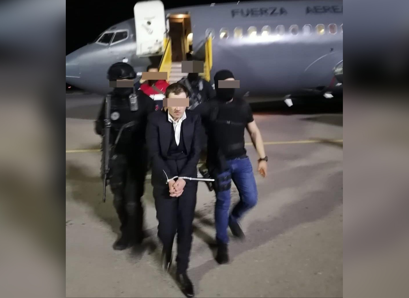 (FOTOS) Bajo un fuerte operativo llega “El 90” a Chihuahua, detenido en iglesia de Culiacán