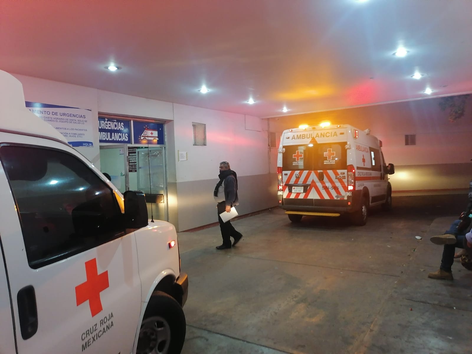 Menor de 14 años cae de un vehículo e ingresa al Hospital General de Los Mochis