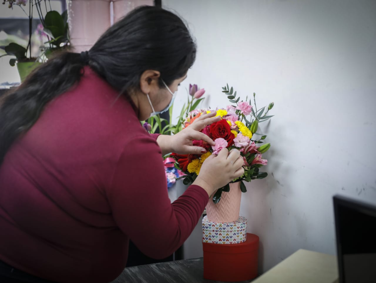 Optimistas florerías por la venta del Día de San Valentín, jóvenes estudiantes los mejores clientes