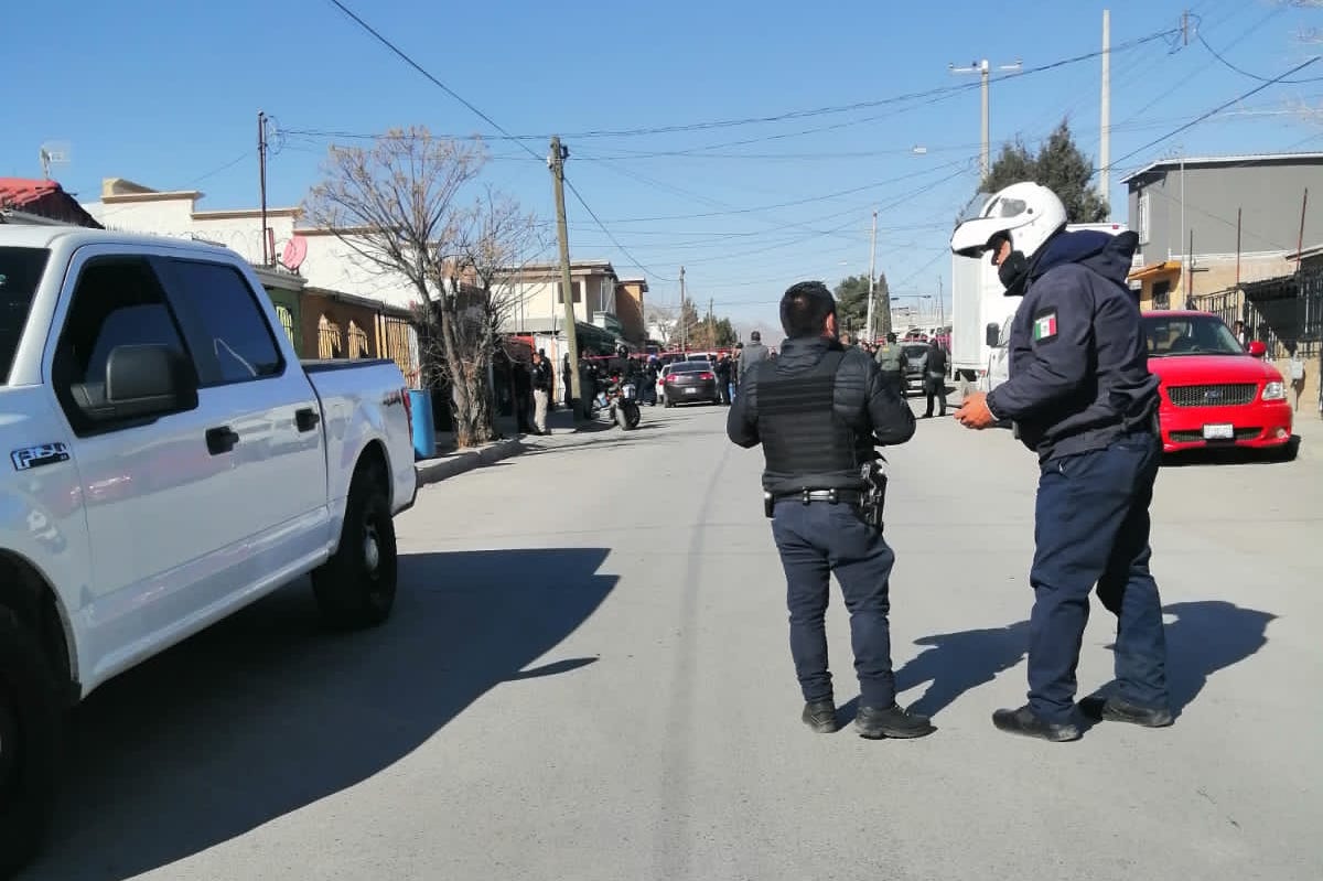 Pleito de pareja de agentes llega hasta los balazos, ambos mueren y en el fuego cruzado fallece su bebé