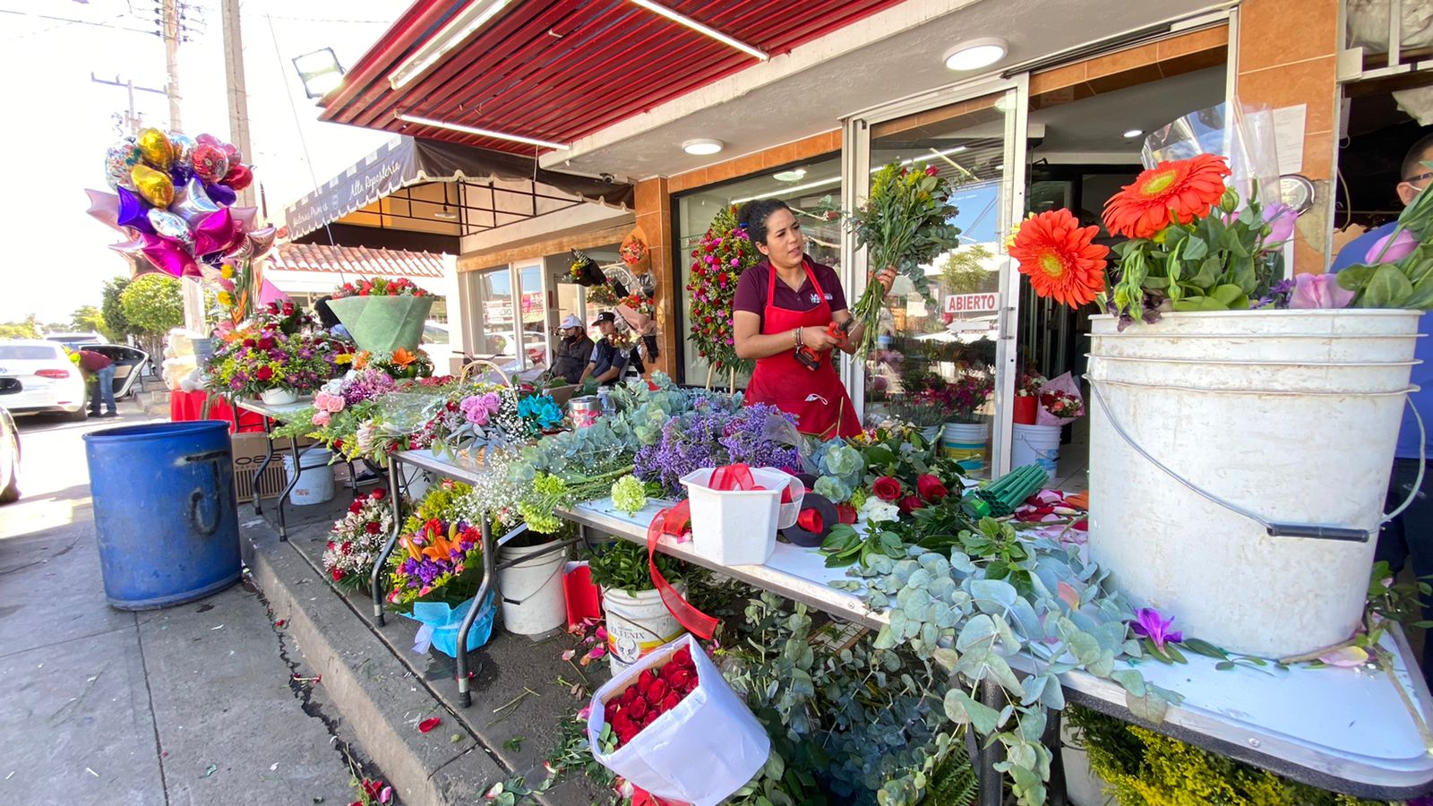 ‘Se vienen tiempos difíciles por el calor, para nosotros no es septiembre, es ‘septihambre’: Floristas