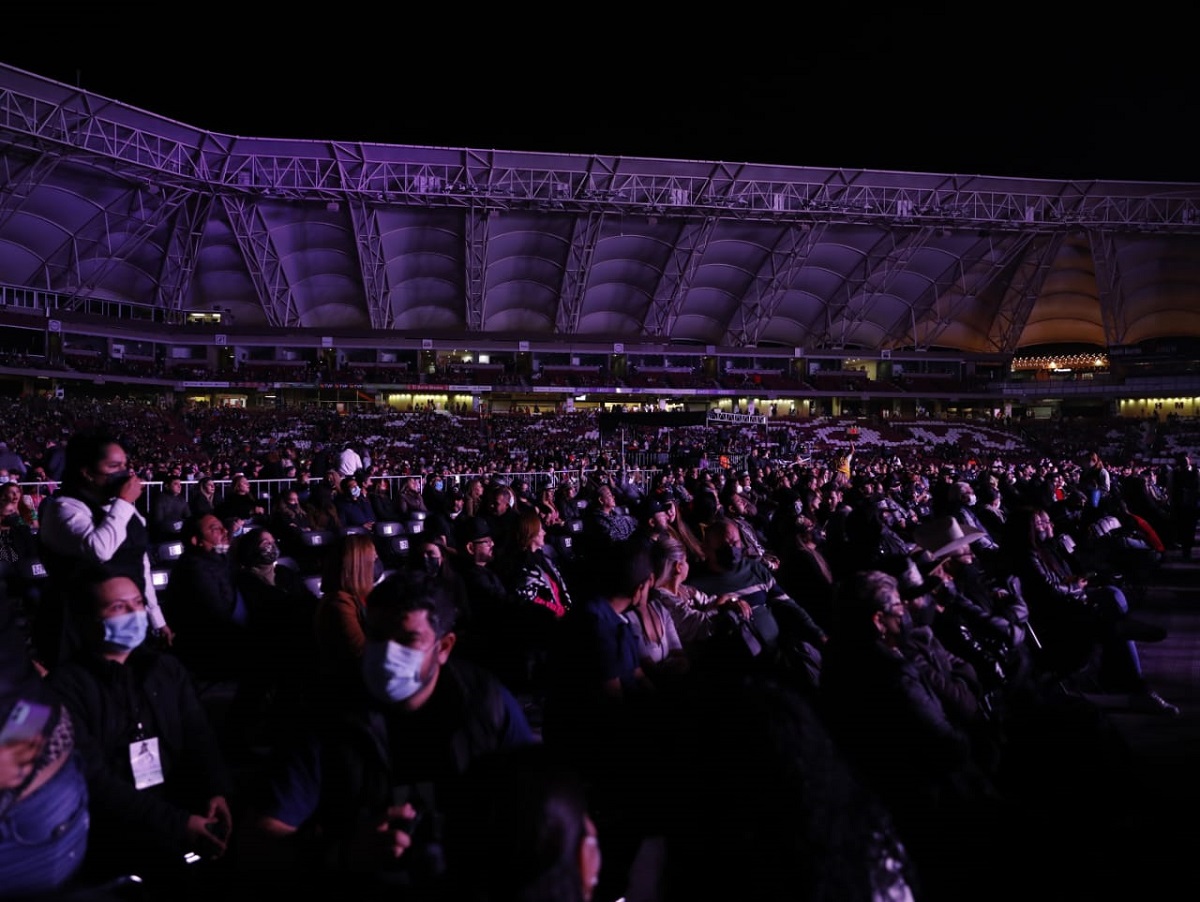 (VIDEOS) Sin sana distancia; a reventar concierto de Marco Antonio Solís “El Buki” en Culiacán