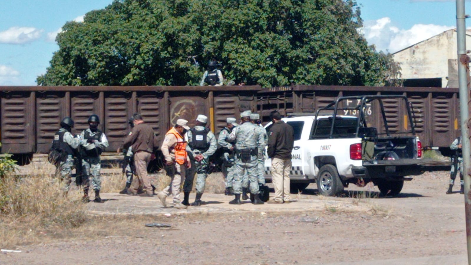Detienen a decenas de centroamericanos indocumentados en la estación vieja del ferrocarril en Culiacán