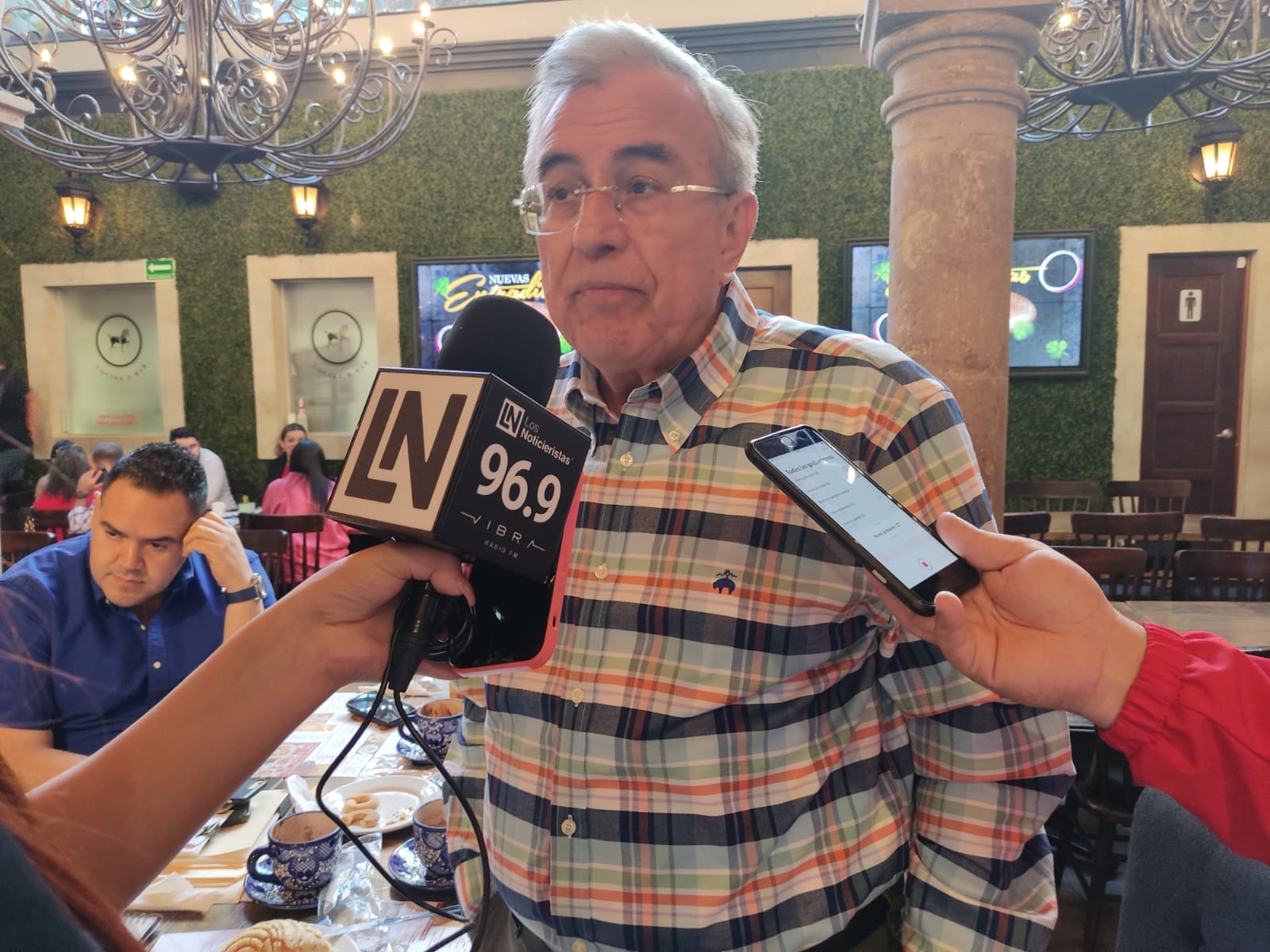 “Tengo más principios que el alcalde; él es de izquierda por ocasión”: Rocha a Estrada