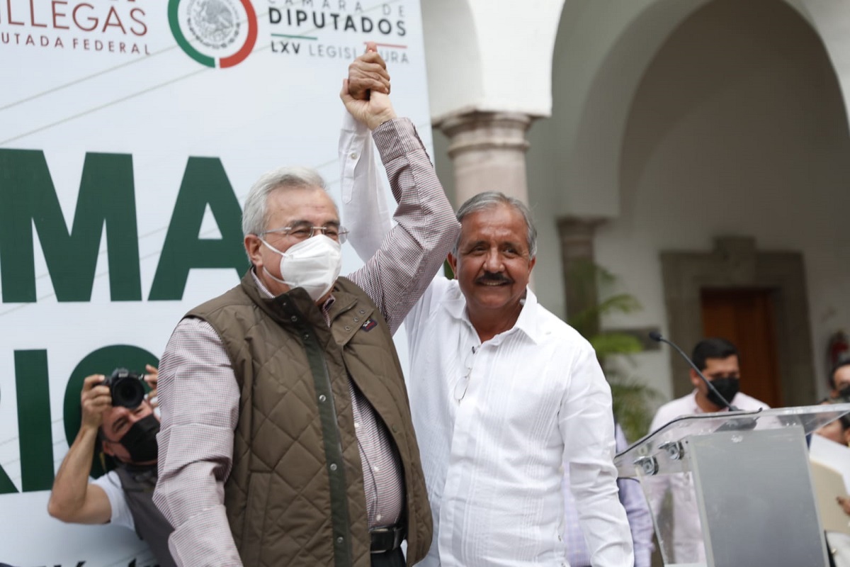 Rocha le ofrece a Estrada dar el 50 por ciento del costo de los descuentos; el alcalde pide sentarse a revisarlo