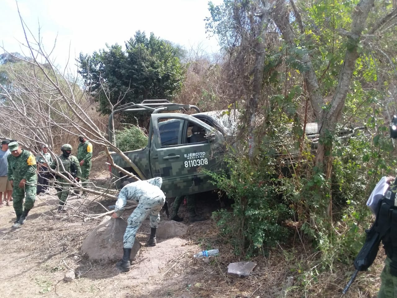 Última Hora | Se accidentan militares durante gira de AMLO por el sur de Sinaloa