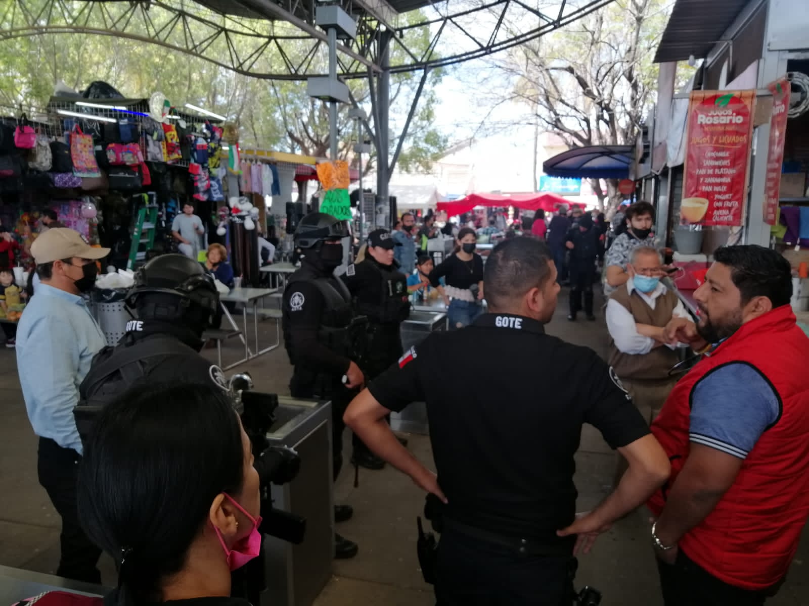 En Los Mochis, ciudadanos no acuden al mercado zona 30 por miedo a los locatarios peleoneros