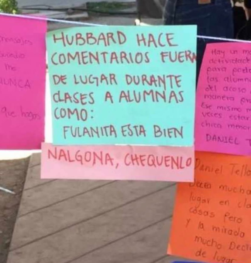 ‘Tunden’ y acusan de acosador a profesor de la UAdeO que se puso falda