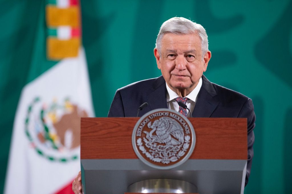 Video: “Lástima Chumel” resalta AMLO previo a entrega del AIFA, al que llegó en 40 minutos… en día inhábil