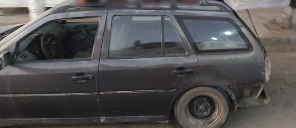 Hallazgo macabro: 6 cabezas y narcomensaje amanecen sobre automóvil en Chilapa, Guerrero