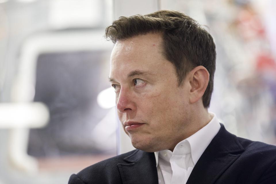 Desafía Elon Musk a Putin a un duelo: “lo que está en juego es Ucrania”; así le contestan