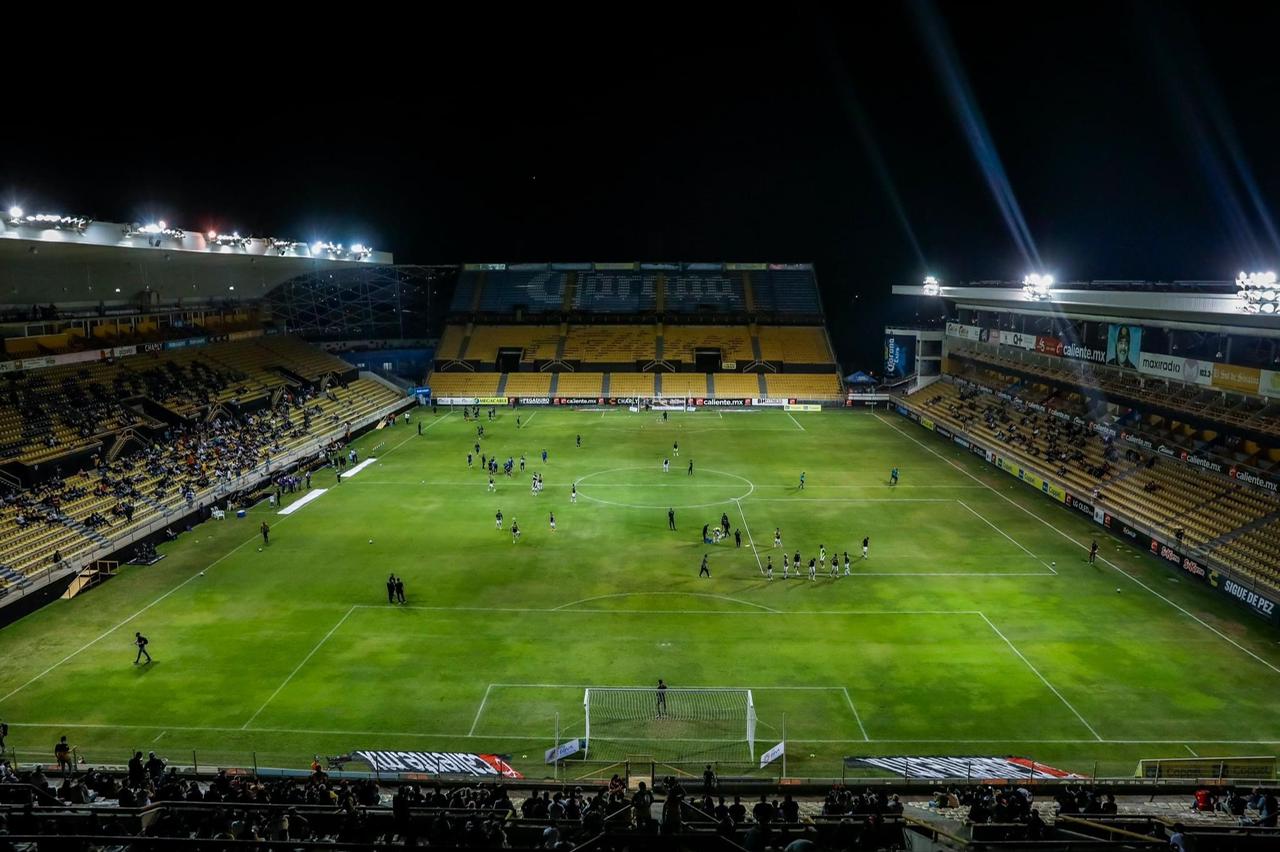 “Se vino atrás de mí y me alcanzó a rasguñar”; aficionado es agredido con navaja en partido de Dorados