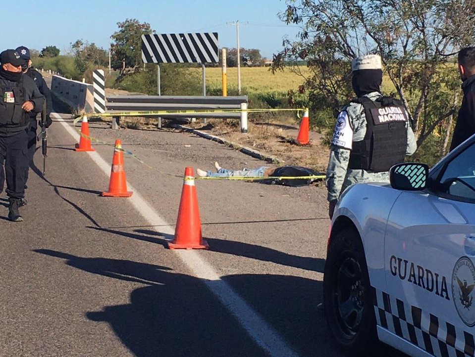 Localizan a hombre sin vida por la autopista Benito Juárez, en Angostura