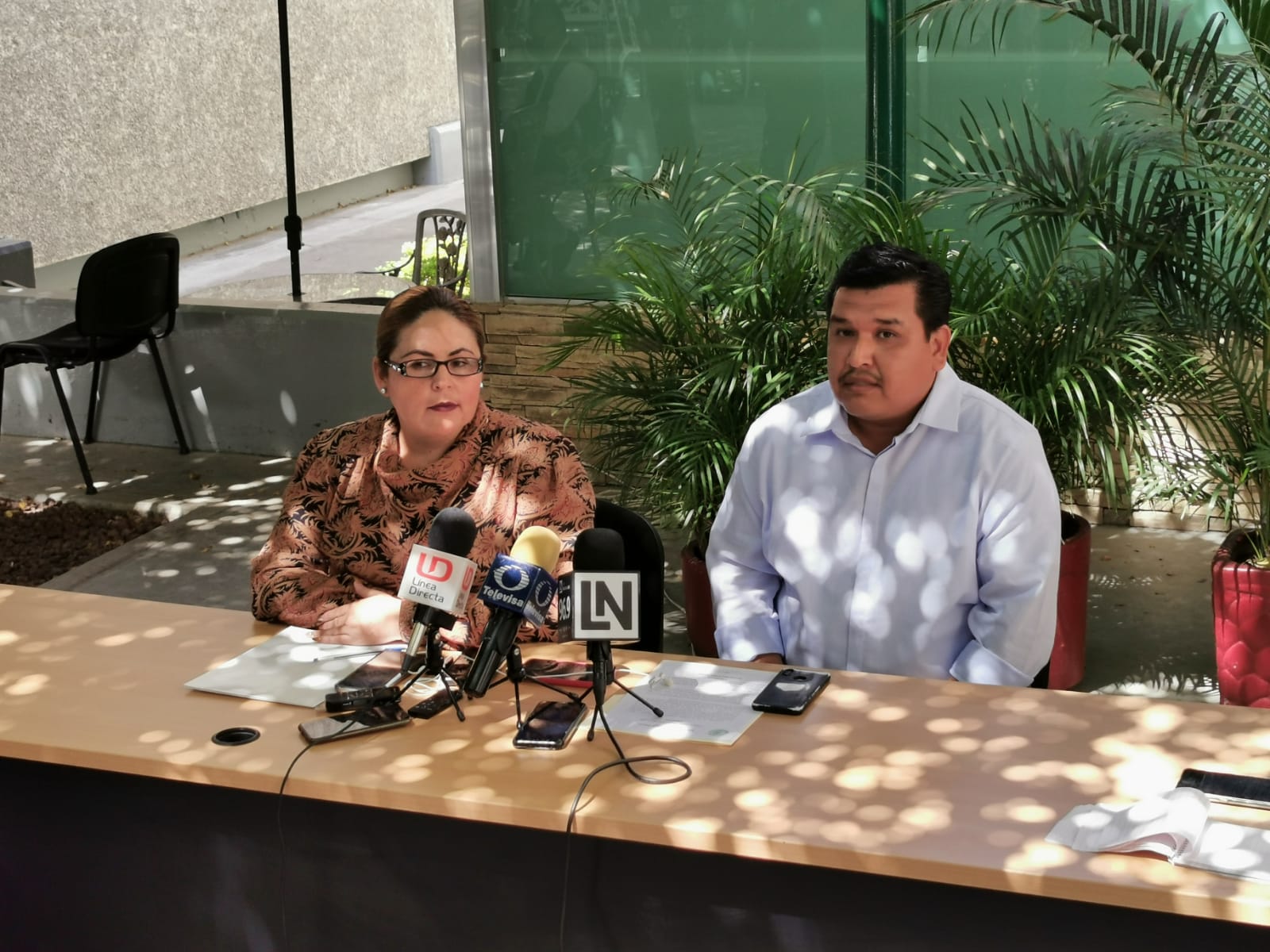 Renuncian dos diputados al PAS y se unen al grupo parlamentario de Morena