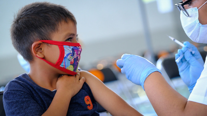 Cofepris habría autorizado vacuna antiCOVID para niños de 5 años en adelante… de manera discreta