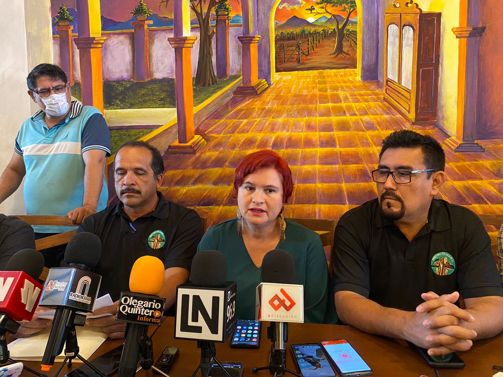 Estrada está asustado y con disculpa busca que no proceda juicio político: activistas que lo demandaron