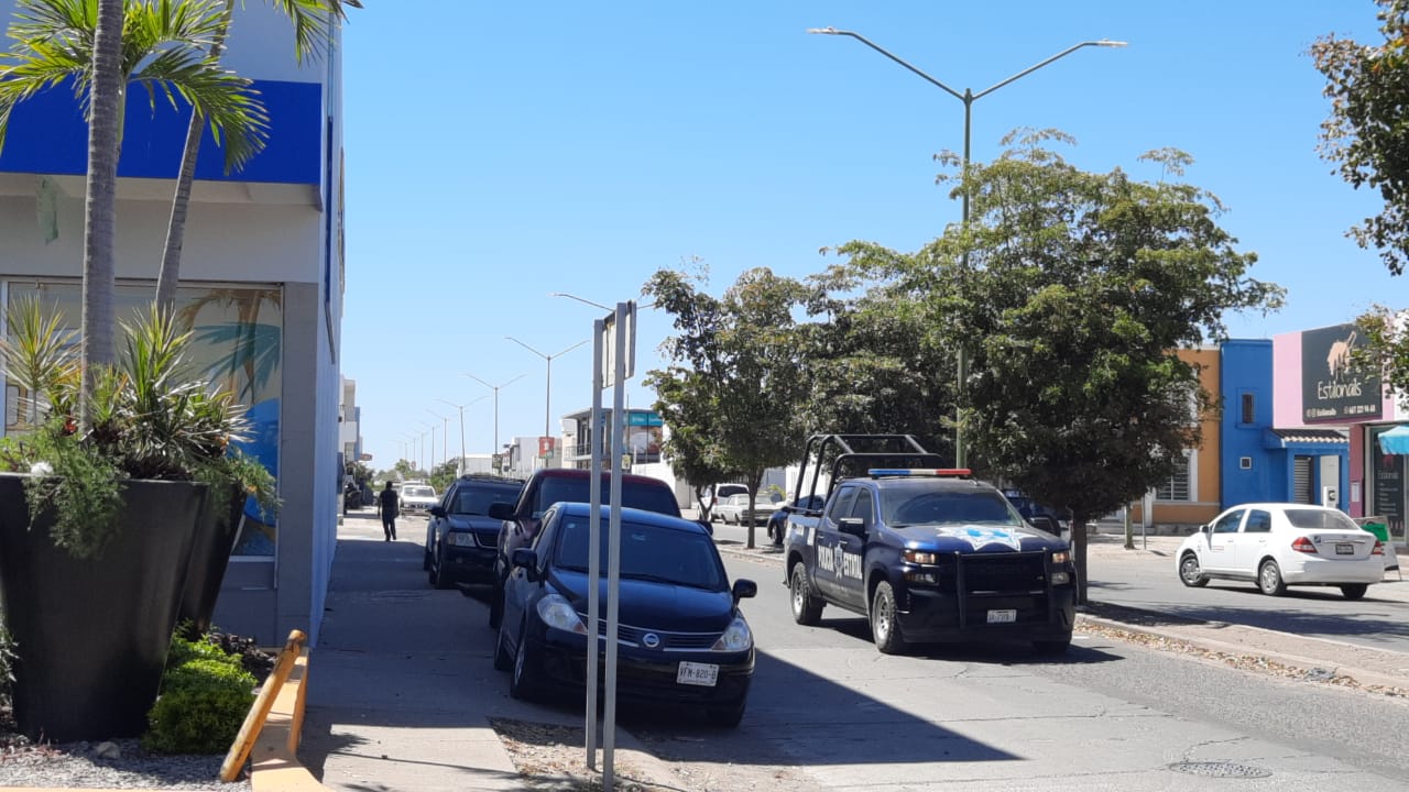 ¡Se llevaron cadenas y anillos! Asaltantes en moto roban otra joyería en Barrancos, en Culiacán
