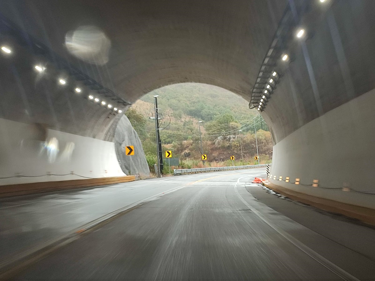 Supercarretera Mazatlán-Durango continúa cerrada; recomiendan no transitar durante la noche por esta vialidad