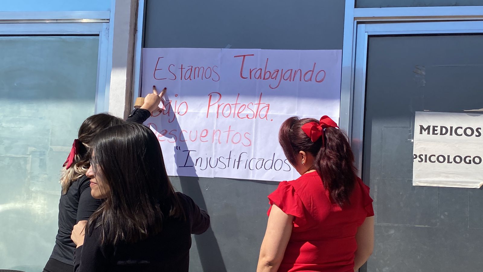 ‘Vamos a resolverles su asunto’ dice Rocha a trabajadores de la FGE; le reembolsarán descuentos al salario