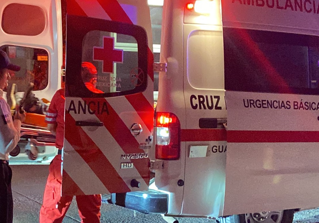 Mujer resulta lesionada tras ser atropellada por un camión urbano, en Guamúchil