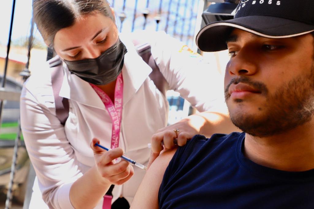 ¡Aprovecha ahora! A partir de mayo la vacuna AntiCOVID solo estará disponible en centros de salud: Cuen