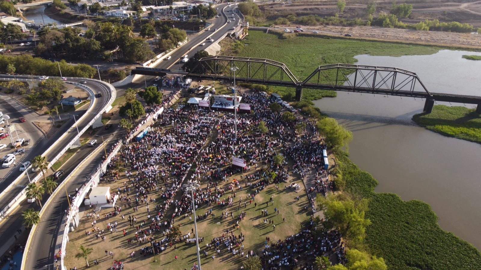 ‘Es gente organizada y no acarreada’: Mario Delgado sobre multitud en cierre de campaña de Revocación de Mandato