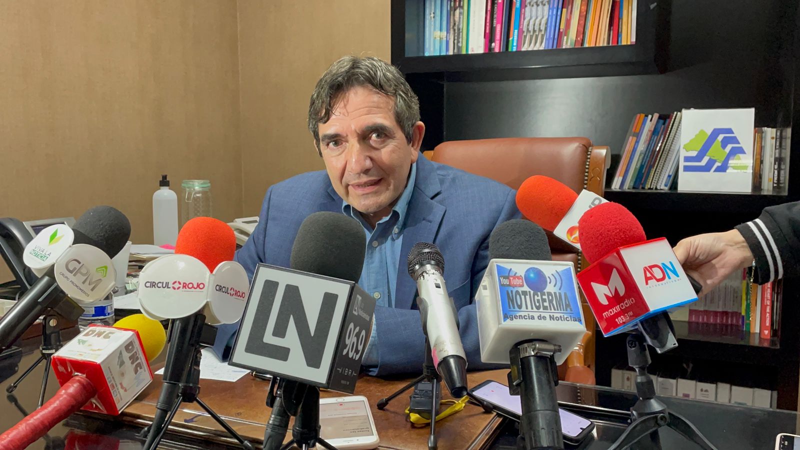 “Yo estoy trabajando a gusto”, dice Cuén Ojeda tras declaraciones de Rocha