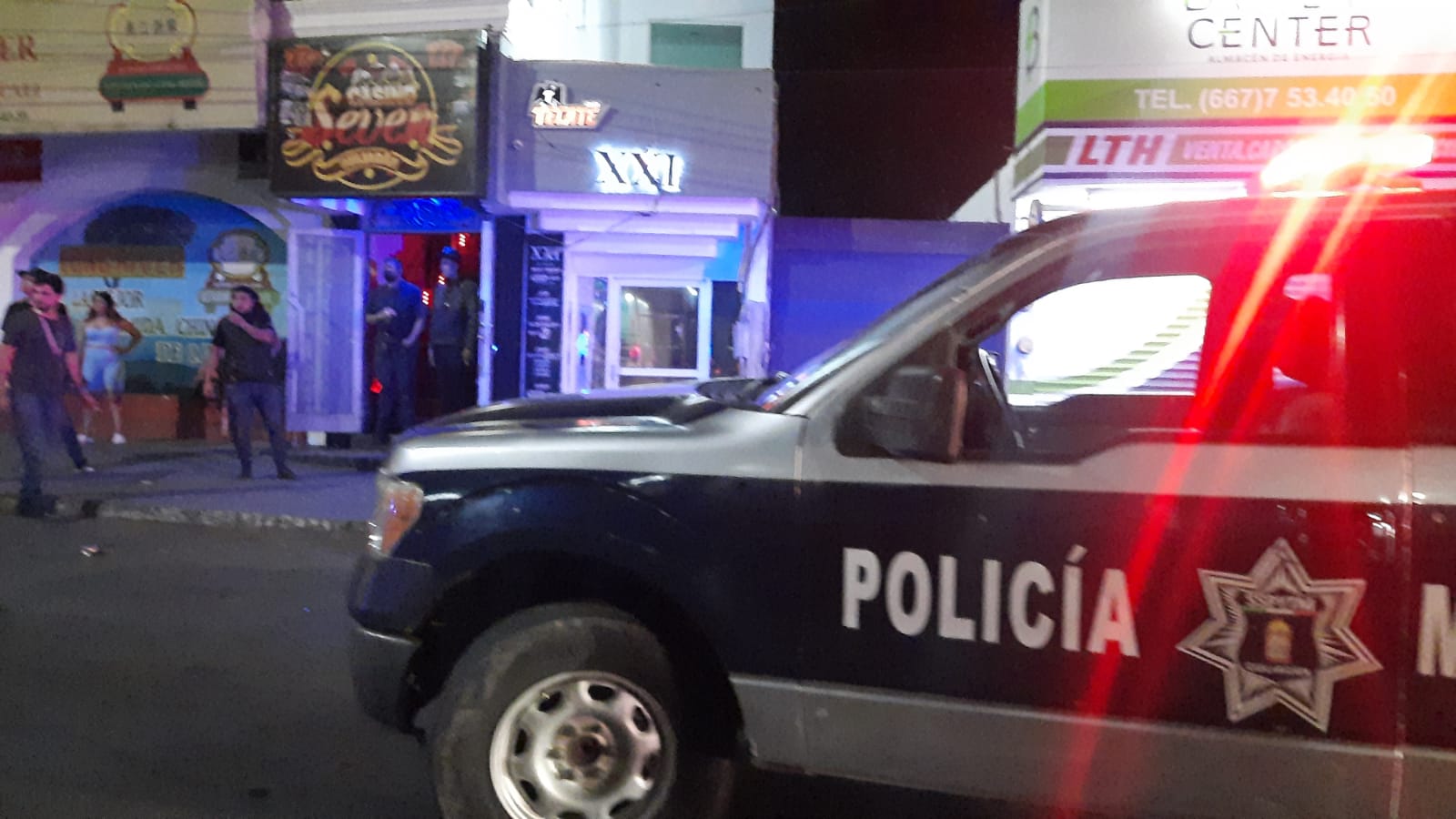 El saldo fatal: Balacera en bar clausurado de Culiacán deja tres muertos; una mujer, un policía y el agresor