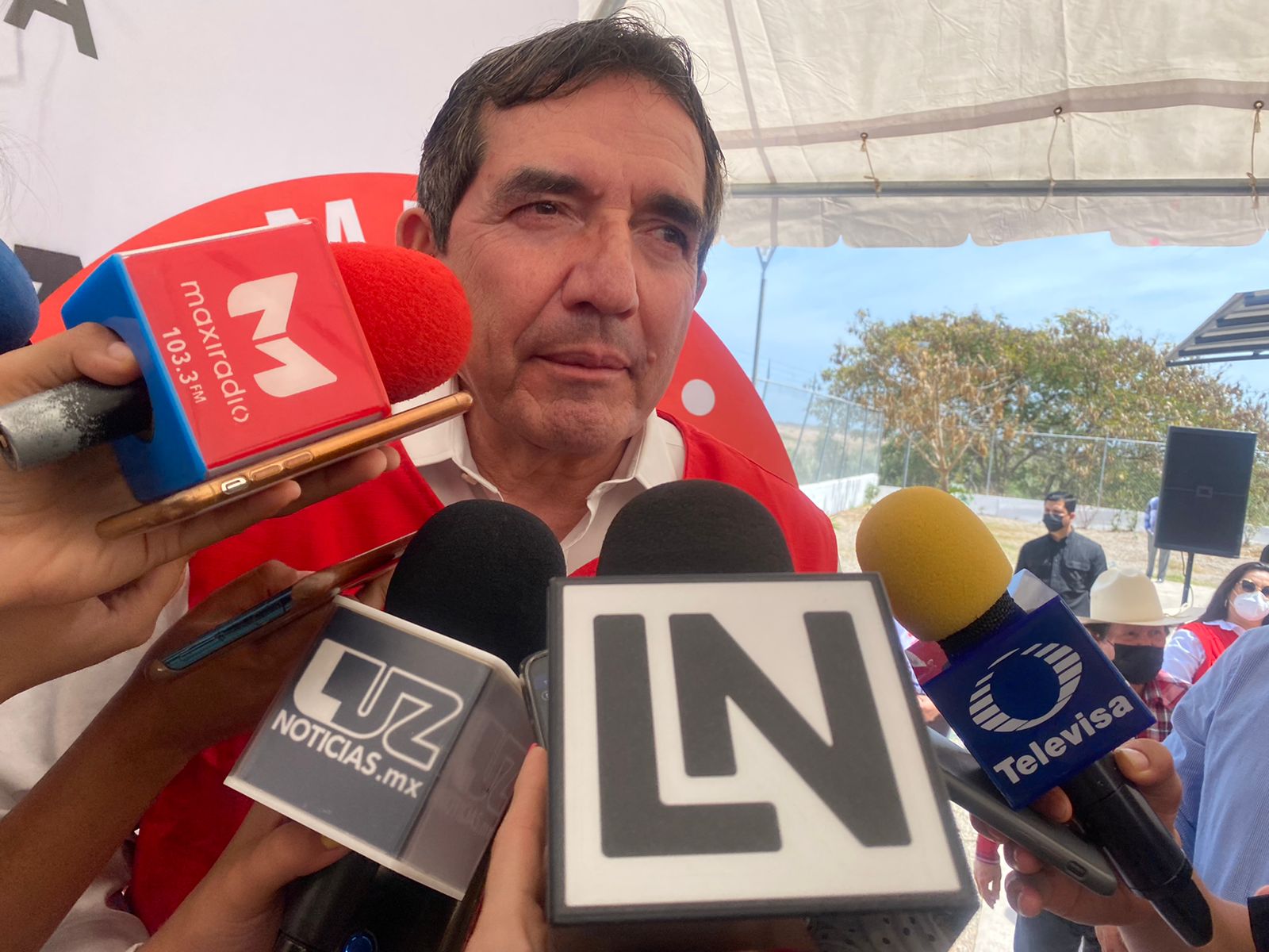 No es oficial, sino a voluntad, la cuarta dosis contra COVID-19; quien llegue con credencial se le aplicará: Cuén