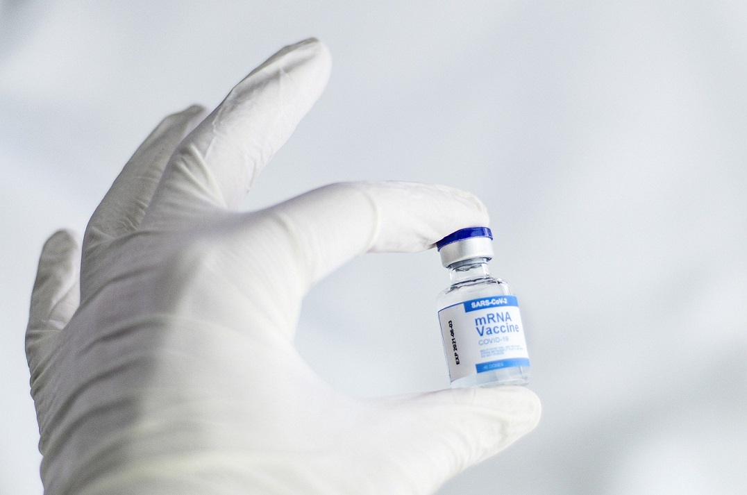 Así como la de la influenza, proponen en EU que vacuna antiCOVID sea de aplicación anual